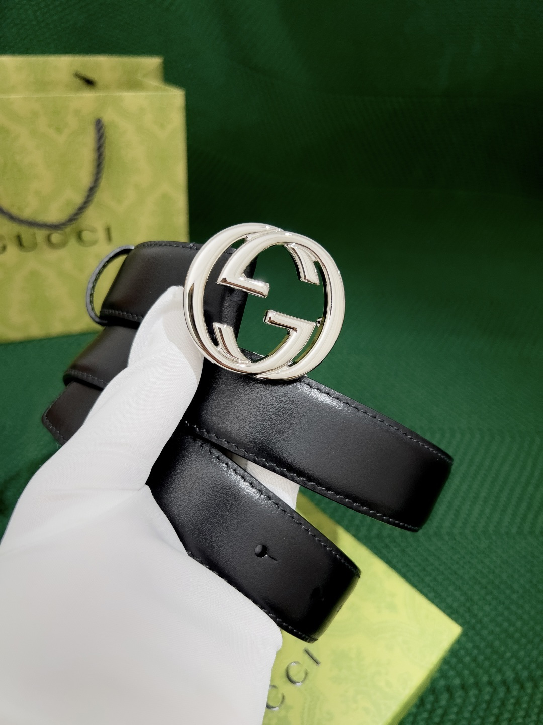 古奇 高端货品 宽度3.0 女士腰带头昂小牛皮皮料，搭配意大利sirp皮厂的底皮，精细的做工，用心制作。