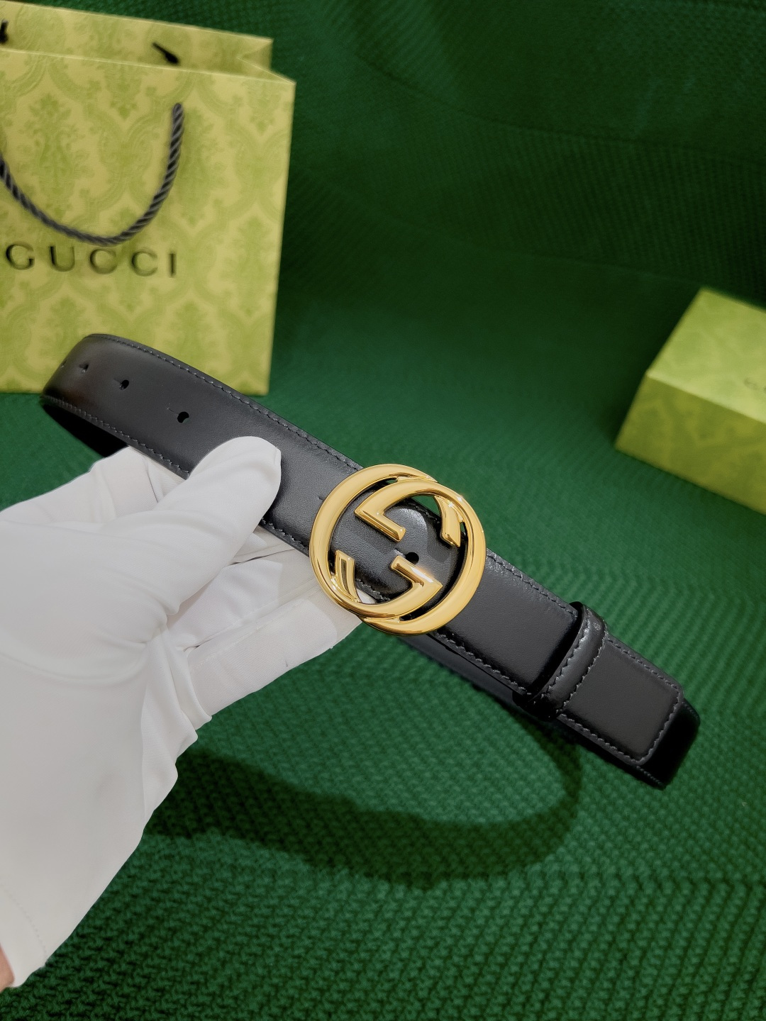 古奇 高端货品 宽度3.0 女士腰带头昂小牛皮皮料，搭配意大利sirp皮厂的底皮，精细的做工，用心制作。