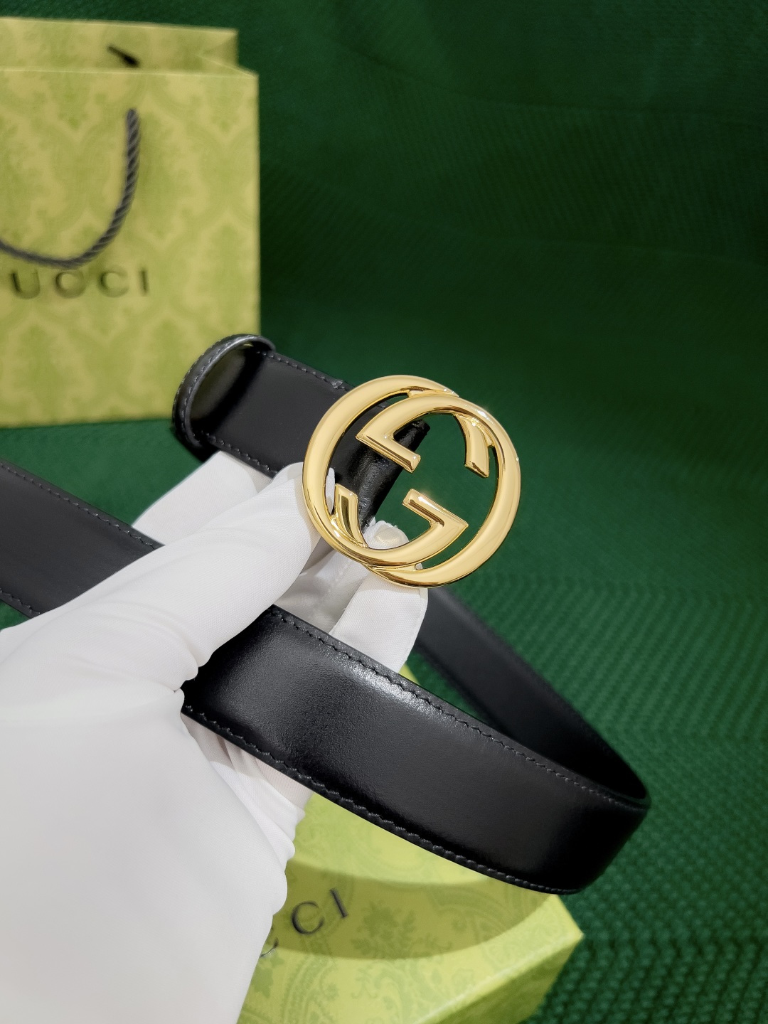 古奇 高端货品 宽度3.0 女士腰带头昂小牛皮皮料，搭配意大利sirp皮厂的底皮，精细的做工，用心制作。