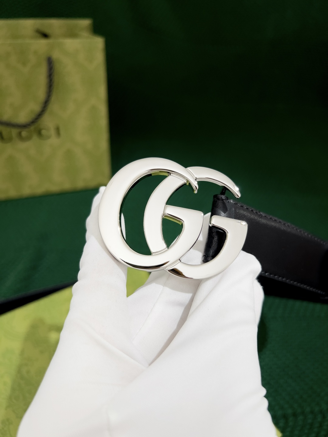 古奇 高端货品 宽度3.0 女士腰带头昂小牛皮皮料，搭配意大利sirp皮厂的底皮，精细的做工，用心制作。