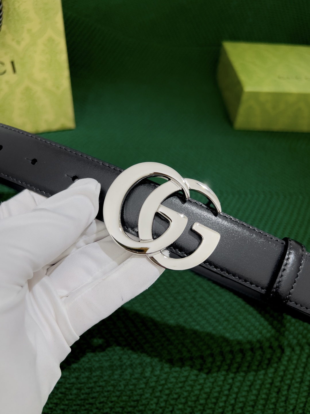 古奇 高端货品 宽度3.0 女士腰带头昂小牛皮皮料，搭配意大利sirp皮厂的底皮，精细的做工，用心制作。