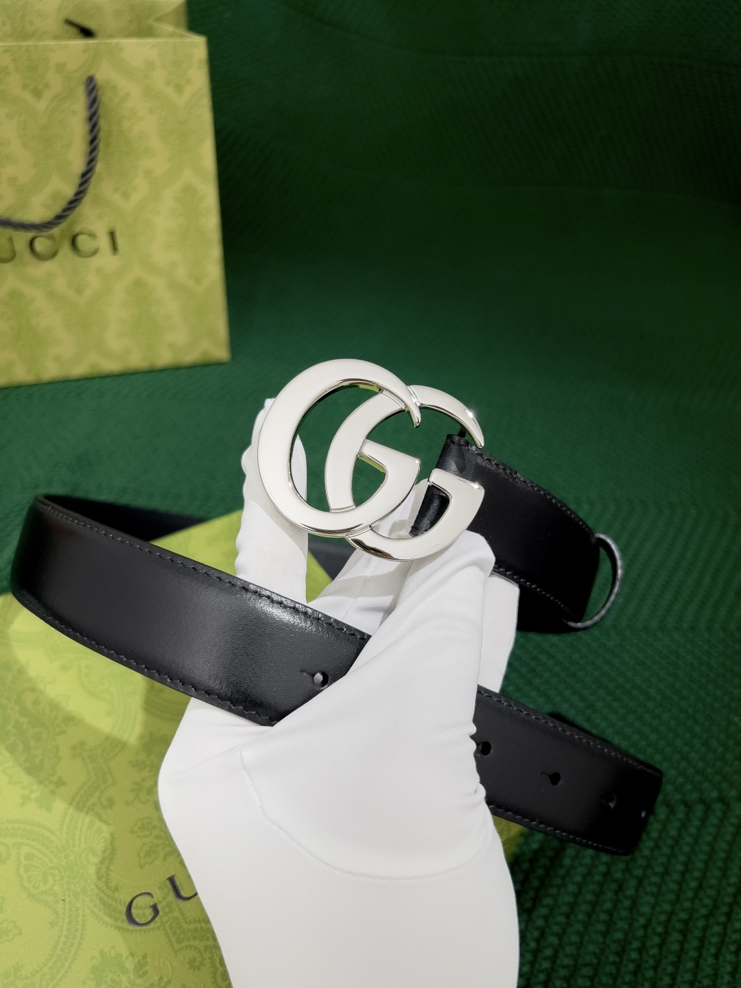 古奇 高端货品 宽度3.0 女士腰带头昂小牛皮皮料，搭配意大利sirp皮厂的底皮，精细的做工，用心制作。