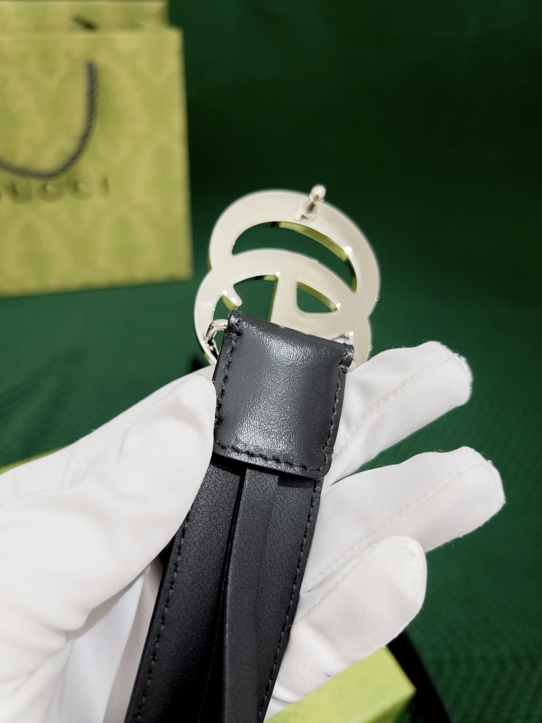 古奇 高端货品 宽度3.0 女士腰带头昂小牛皮皮料，搭配意大利sirp皮厂的底皮，精细的做工，用心制作。