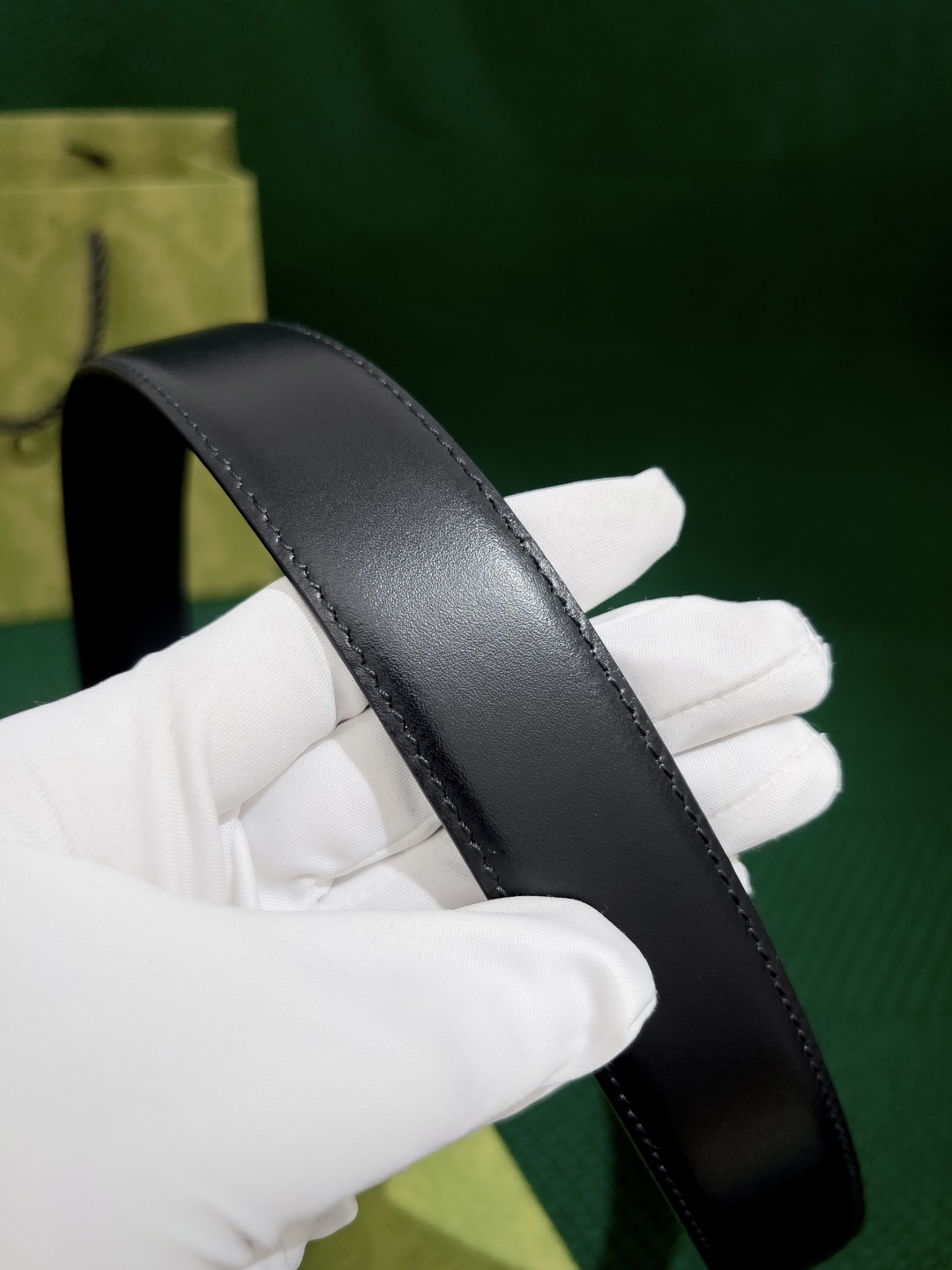 古奇 高端货品 宽度3.0 女士腰带头昂小牛皮皮料，搭配意大利sirp皮厂的底皮，精细的做工，用心制作。