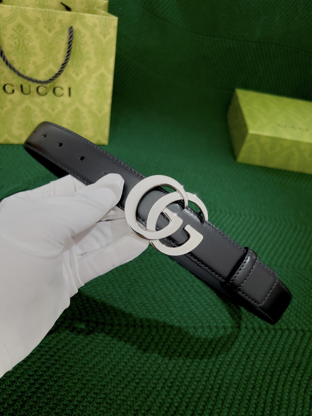 古奇 高端货品 宽度3.0 女士腰带头昂小牛皮皮料，搭配意大利sirp皮厂的底皮，精细的做工，用心制作。