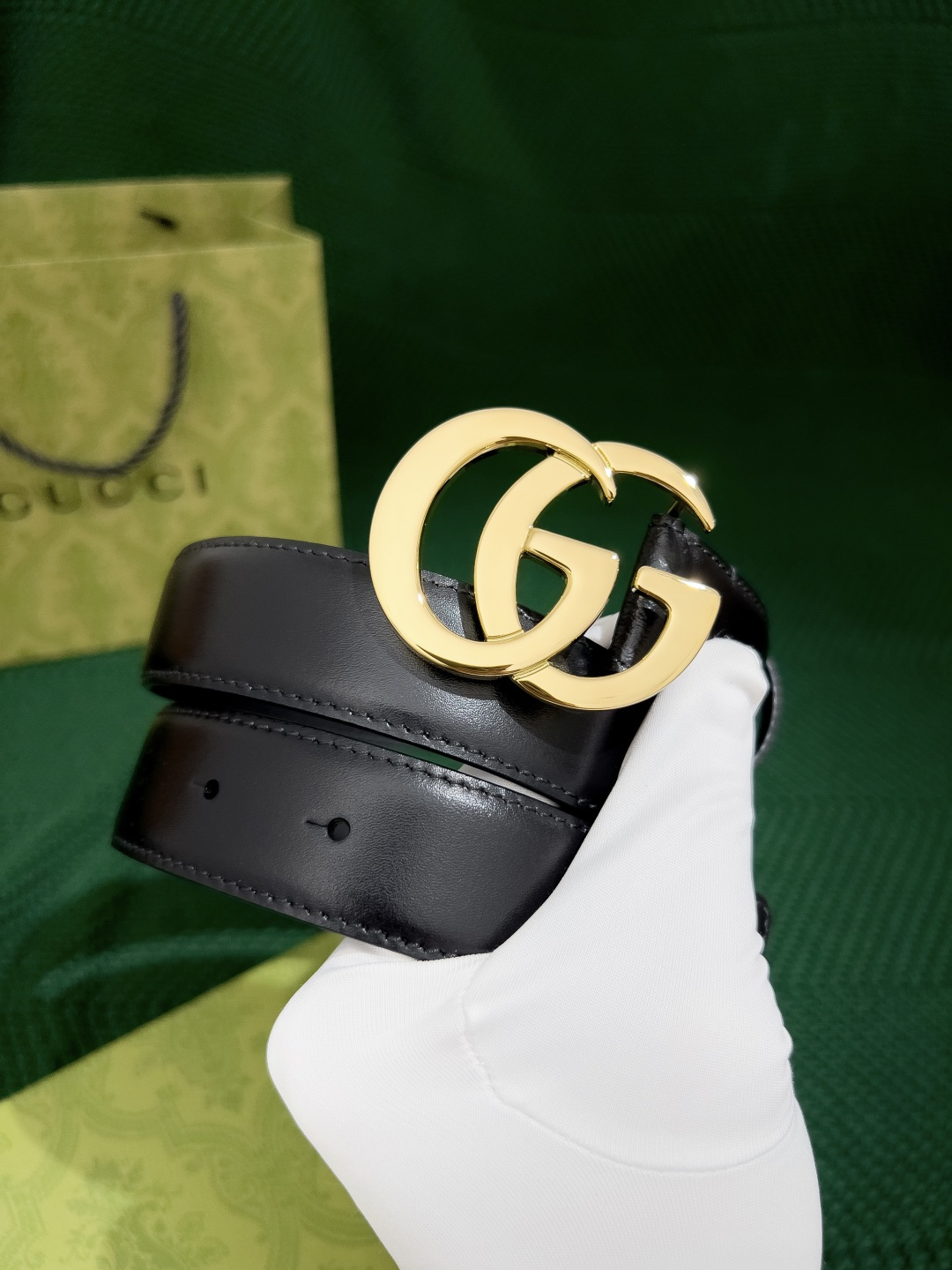 古奇 高端货品 宽度3.0 女士腰带头昂小牛皮皮料，搭配意大利sirp皮厂的底皮，精细的做工，用心制作。