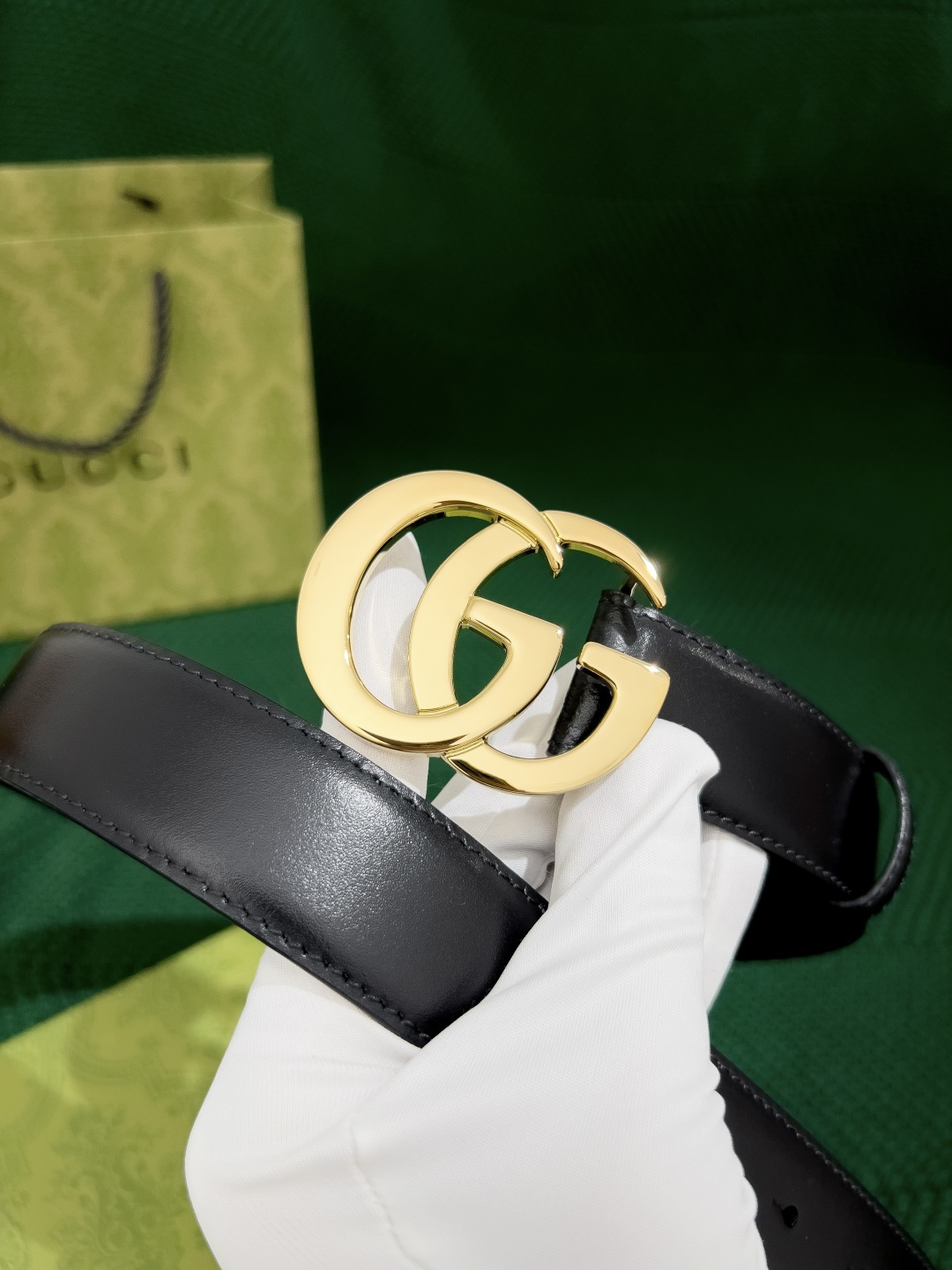 古奇 高端货品 宽度3.0 女士腰带头昂小牛皮皮料，搭配意大利sirp皮厂的底皮，精细的做工，用心制作。