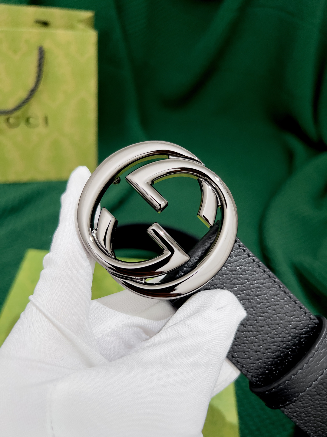 古奇 原单货 宽度40mm 原厂热压猪皮纹，对花开料，纹路正品一致，非市场不对版花纹，原厂小牛做底，欢迎