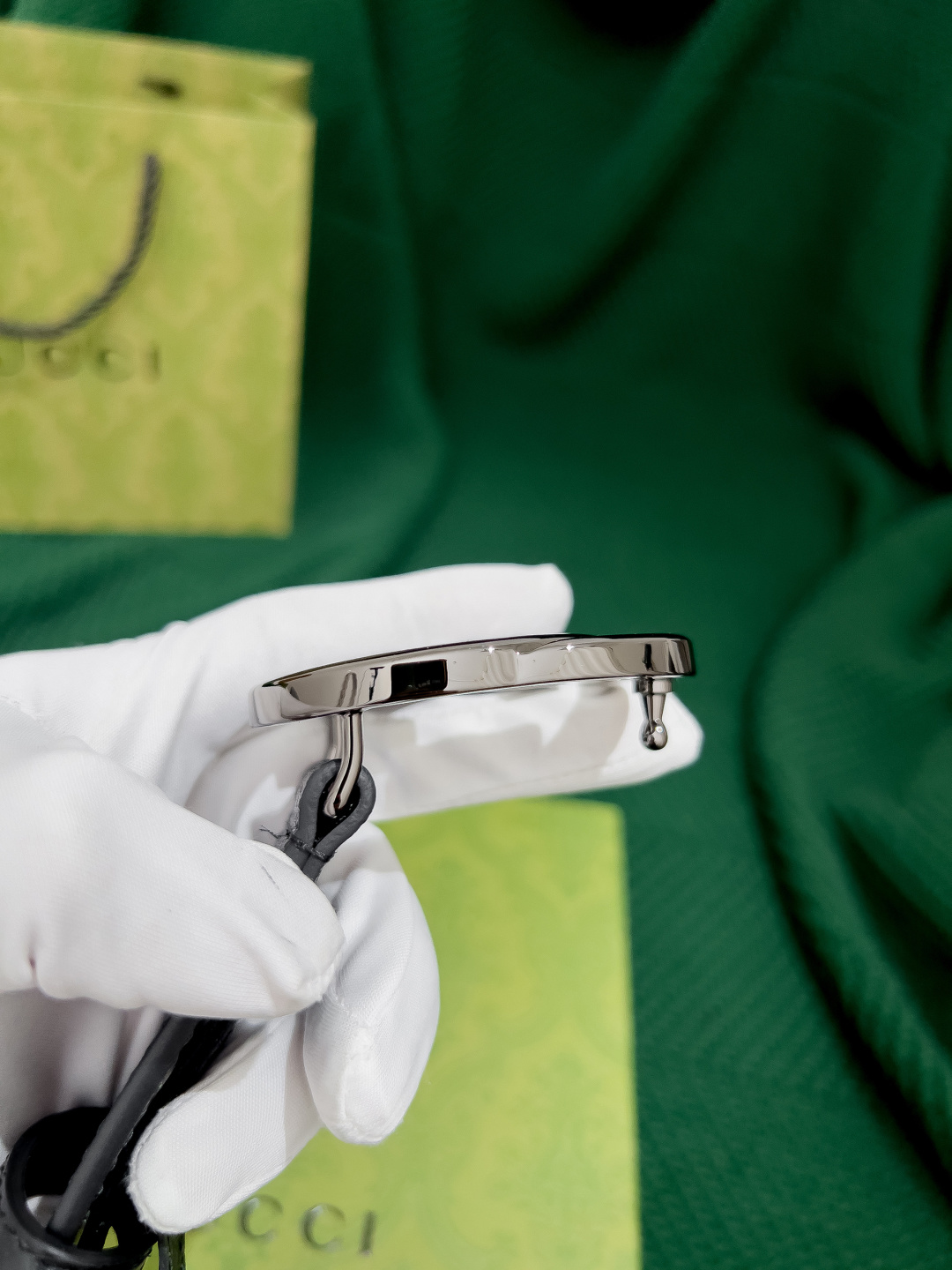 古奇 原单货 宽度40mm 原厂热压猪皮纹，对花开料，纹路正品一致，非市场不对版花纹，原厂小牛做底，欢迎