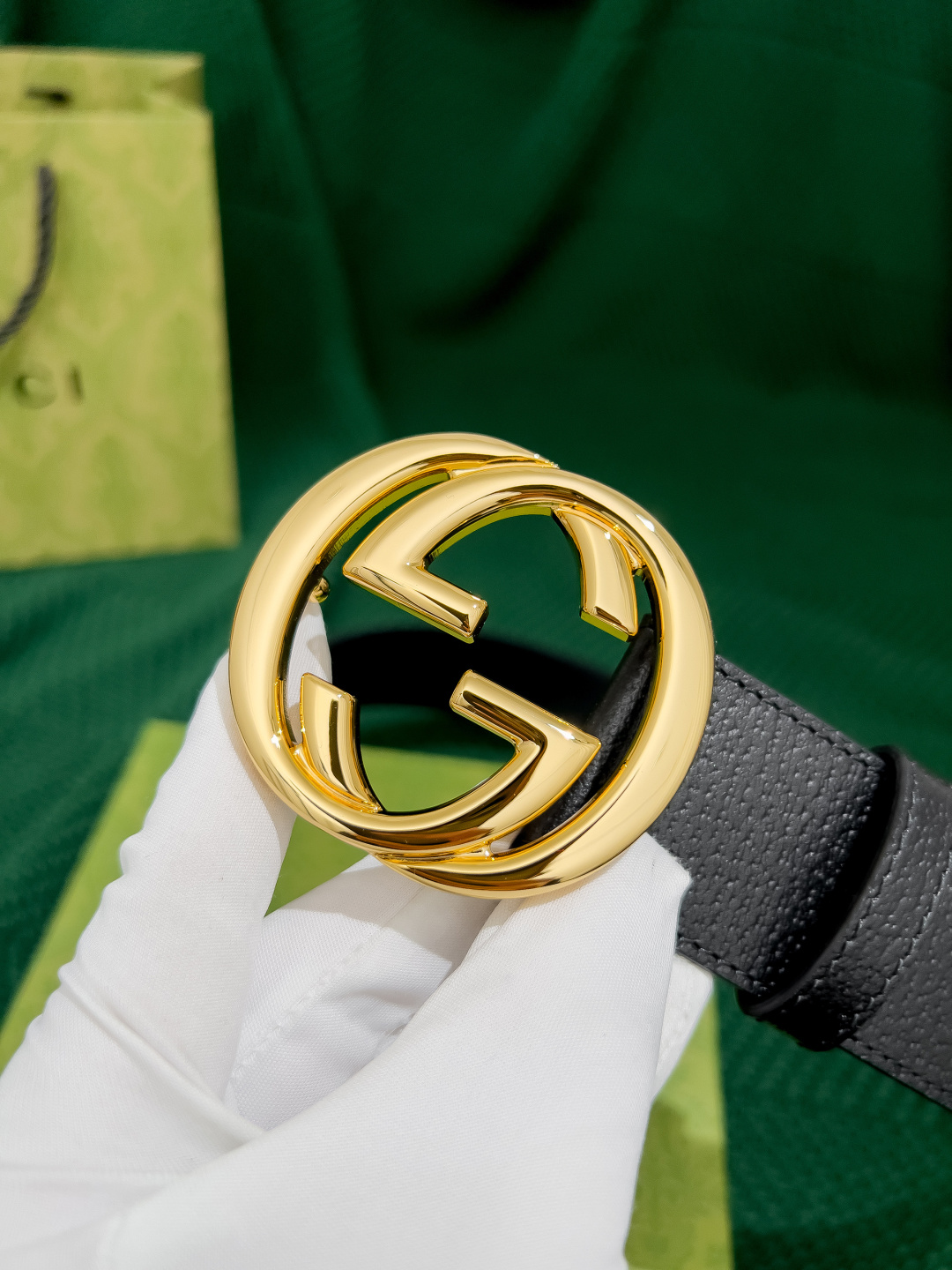 古奇 原单货 宽度40mm 原厂热压猪皮纹，对花开料，纹路正品一致，非市场不对版花纹，原厂小牛做底，欢迎