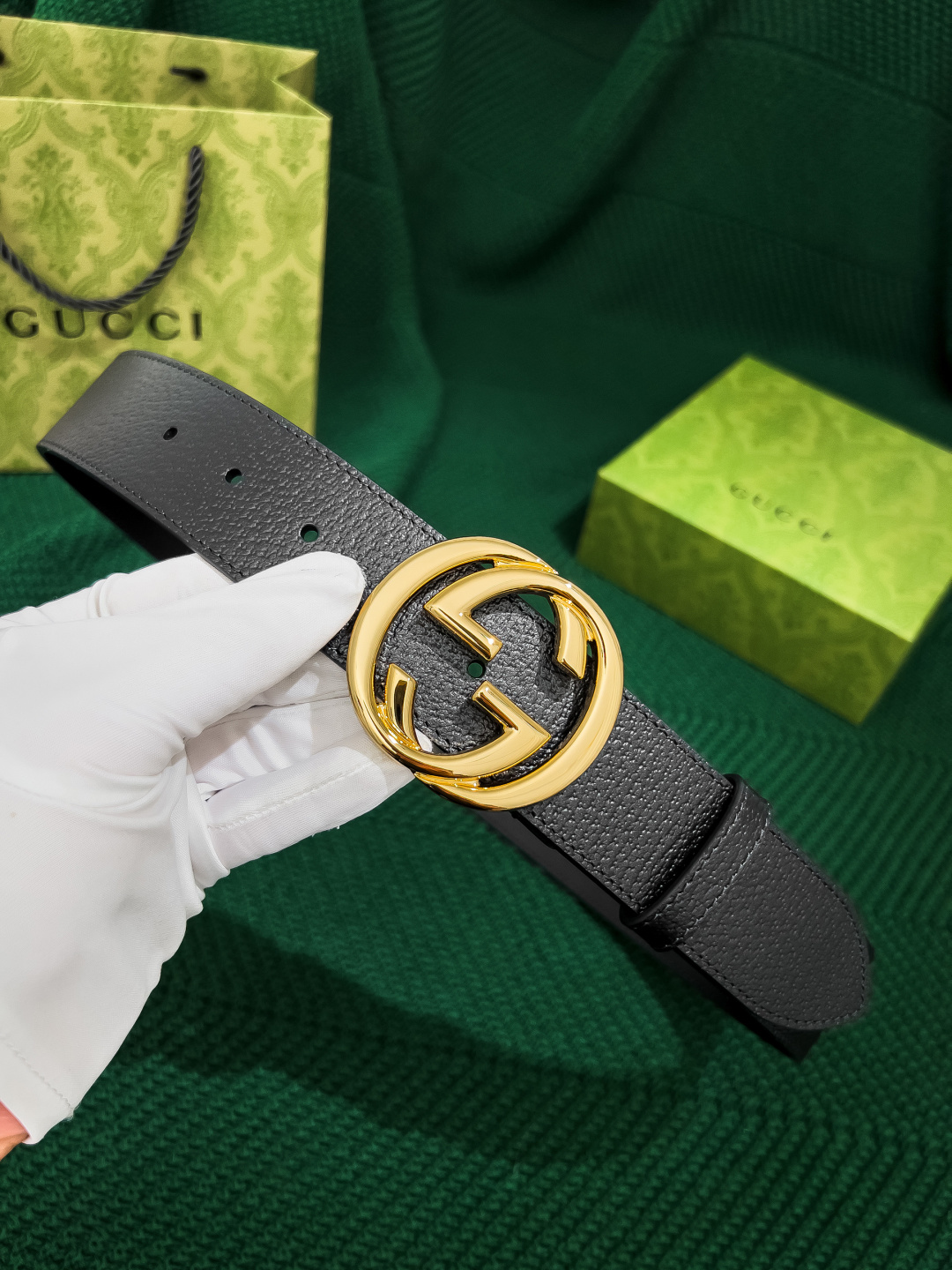 古奇 原单货 宽度40mm 原厂热压猪皮纹，对花开料，纹路正品一致，非市场不对版花纹，原厂小牛做底，欢迎