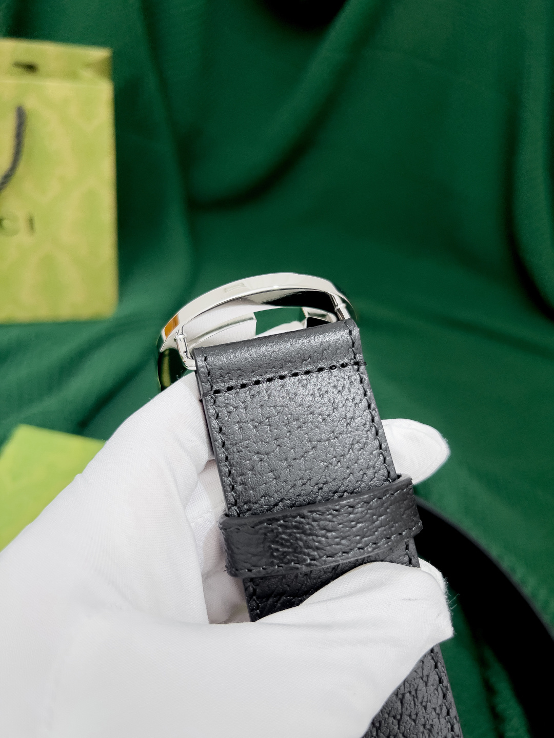 古奇 原单货 宽度40mm 原厂热压猪皮纹，对花开料，纹路正品一致，非市场不对版花纹，原厂小牛做底，欢迎