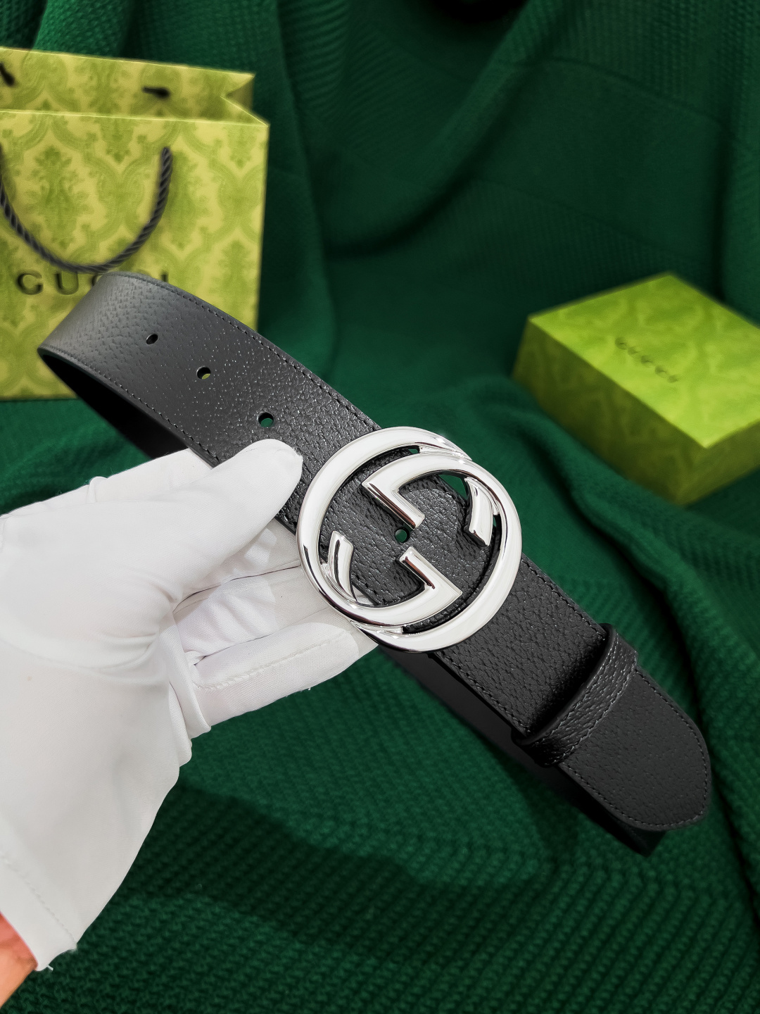 古奇 原单货 宽度40mm 原厂热压猪皮纹，对花开料，纹路正品一致，非市场不对版花纹，原厂小牛做底，欢迎