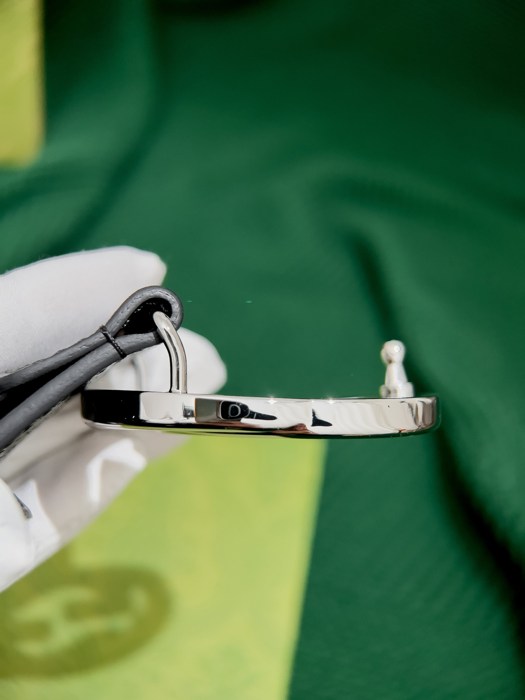 古奇 原单货 宽度40mm 原厂热压猪皮纹，对花开料，纹路正品一致，非市场不对版花纹，原厂小牛做底，欢迎