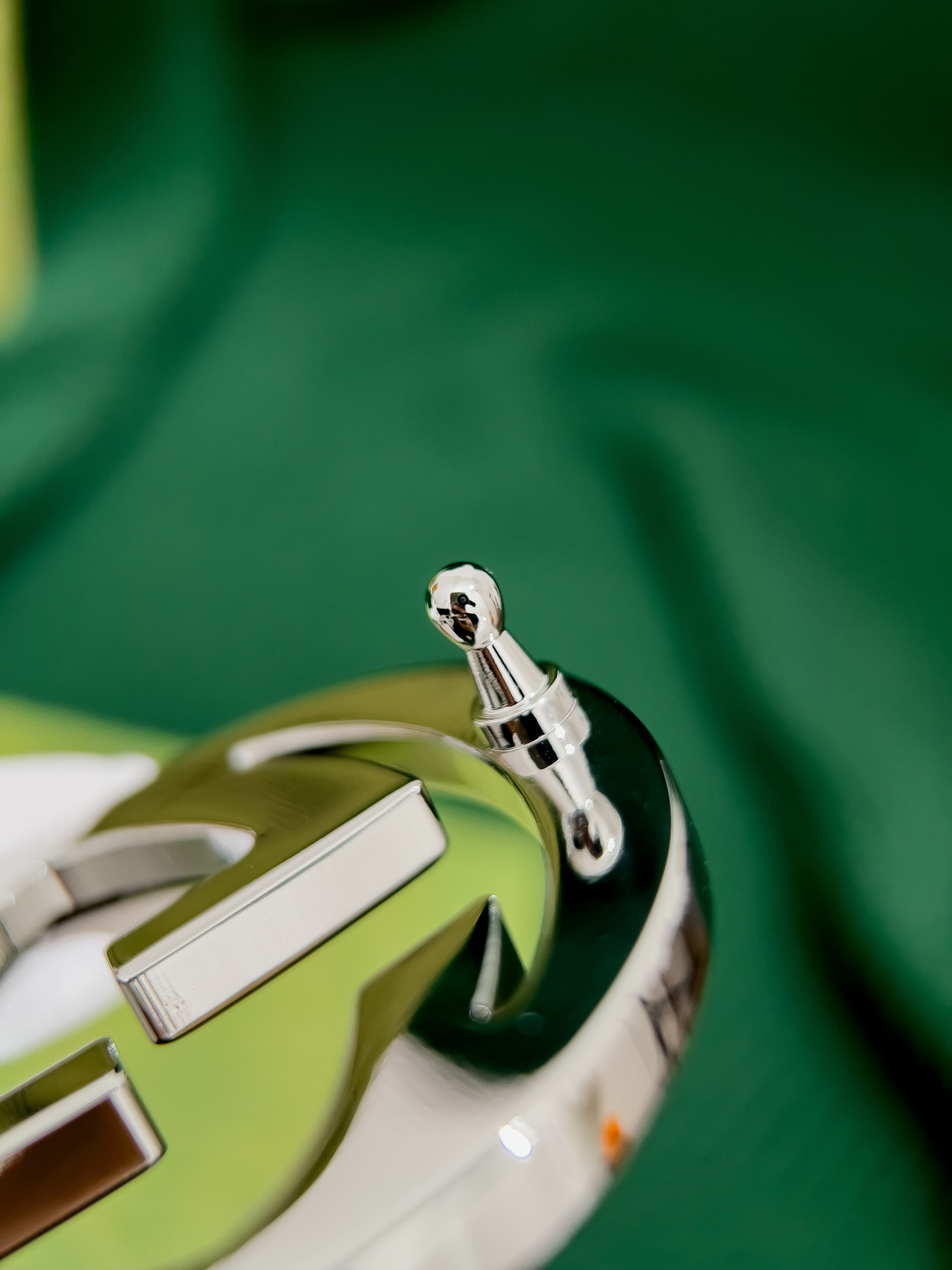 古奇 原单货 宽度40mm 原厂热压猪皮纹，对花开料，纹路正品一致，非市场不对版花纹，原厂小牛做底，欢迎