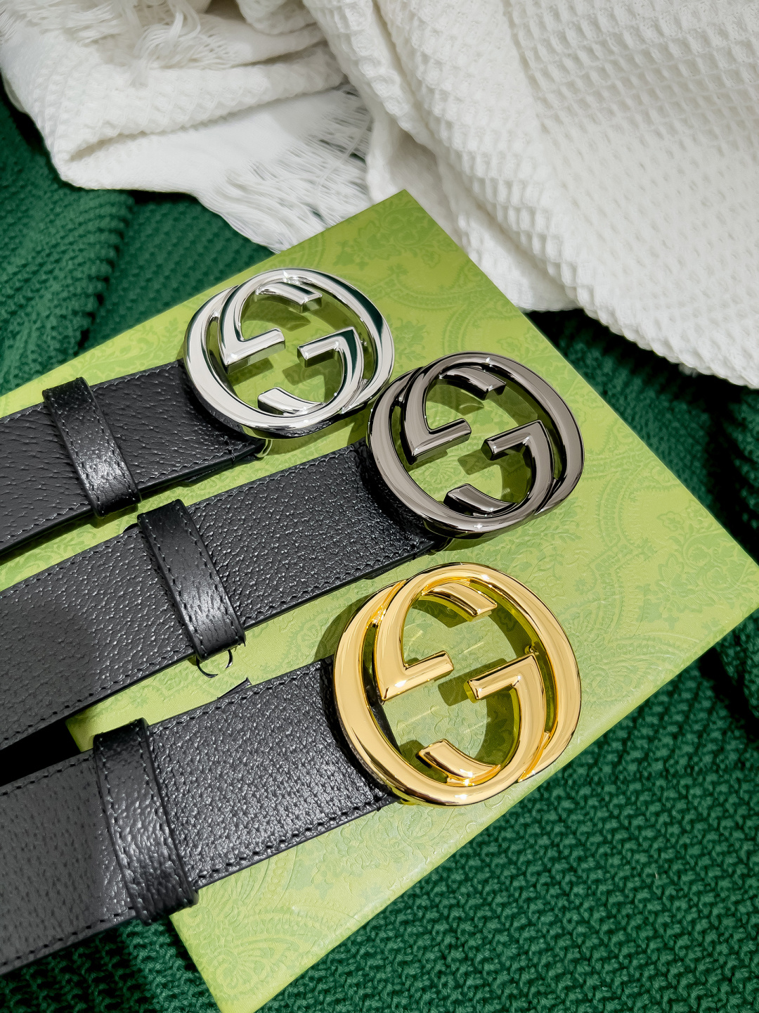 古奇 原单货 宽度40mm 原厂热压猪皮纹，对花开料，纹路正品一致，非市场不对版花纹，原厂小牛做底，欢迎