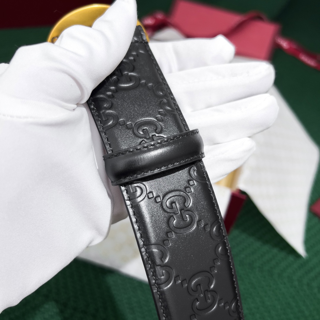  Gucci.古驰 
全套包装  宽度38mm 专柜正品11完美复刻. 原带身 印花图案清晰.配搭精扣头