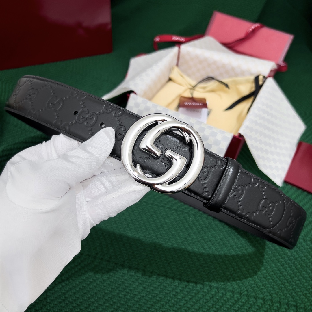  Gucci.古驰 
全套包装  宽度38mm 专柜正品11完美复刻. 原带身 印花图案清晰.配搭精扣头