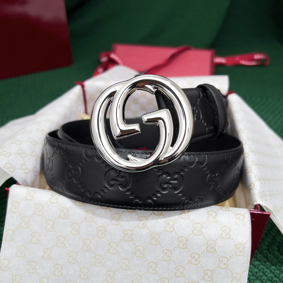  Gucci.古驰 
全套包装  宽度38mm 专柜正品11完美复刻. 原带身 印花图案清晰.配搭精扣头