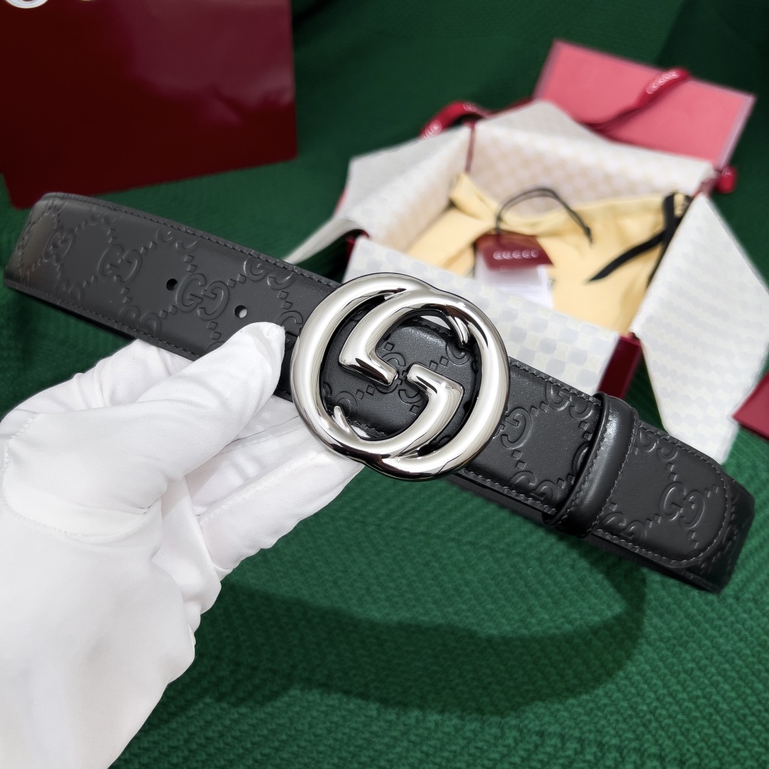  Gucci.古驰 
全套包装  宽度38mm 专柜正品11完美复刻. 原带身 印花图案清晰.配搭精扣头