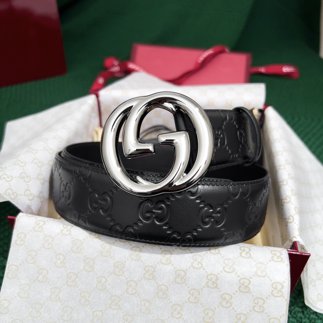  Gucci.古驰 
全套包装  宽度38mm 专柜正品11完美复刻. 原带身 印花图案清晰.配搭精扣头