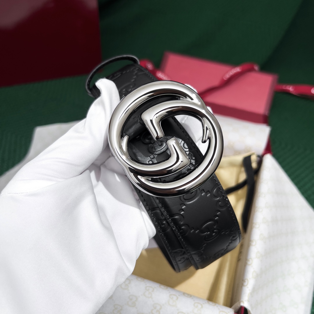  Gucci.古驰 
全套包装  宽度38mm 专柜正品11完美复刻. 原带身 印花图案清晰.配搭精扣头