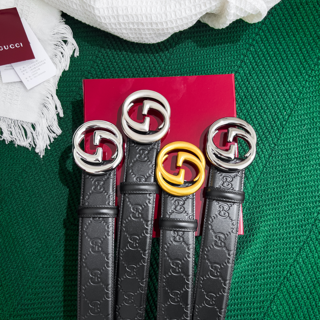  Gucci.古驰 
全套包装  宽度38mm 专柜正品11完美复刻. 原带身 印花图案清晰.配搭精扣头