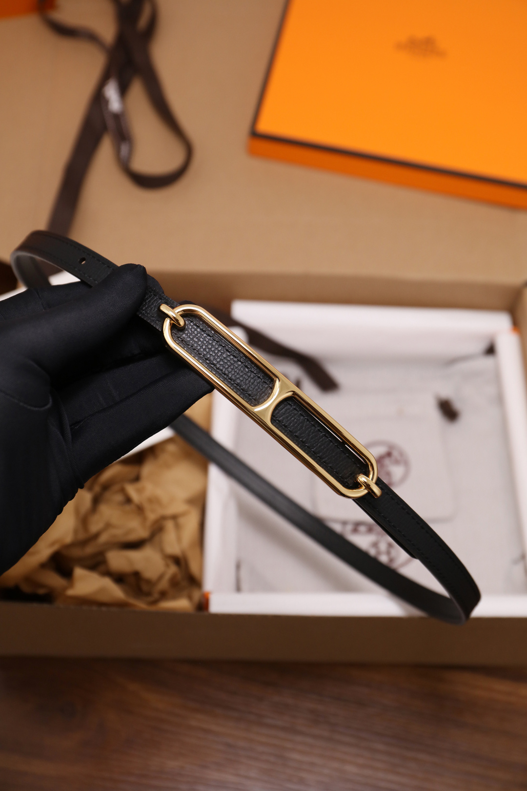 爱马仕 原单货品 宽度1.3cm 头层ep掌纹小牛皮搭配平纹小牛皮底皮，双面可用。杜克普斜针走线，意大利