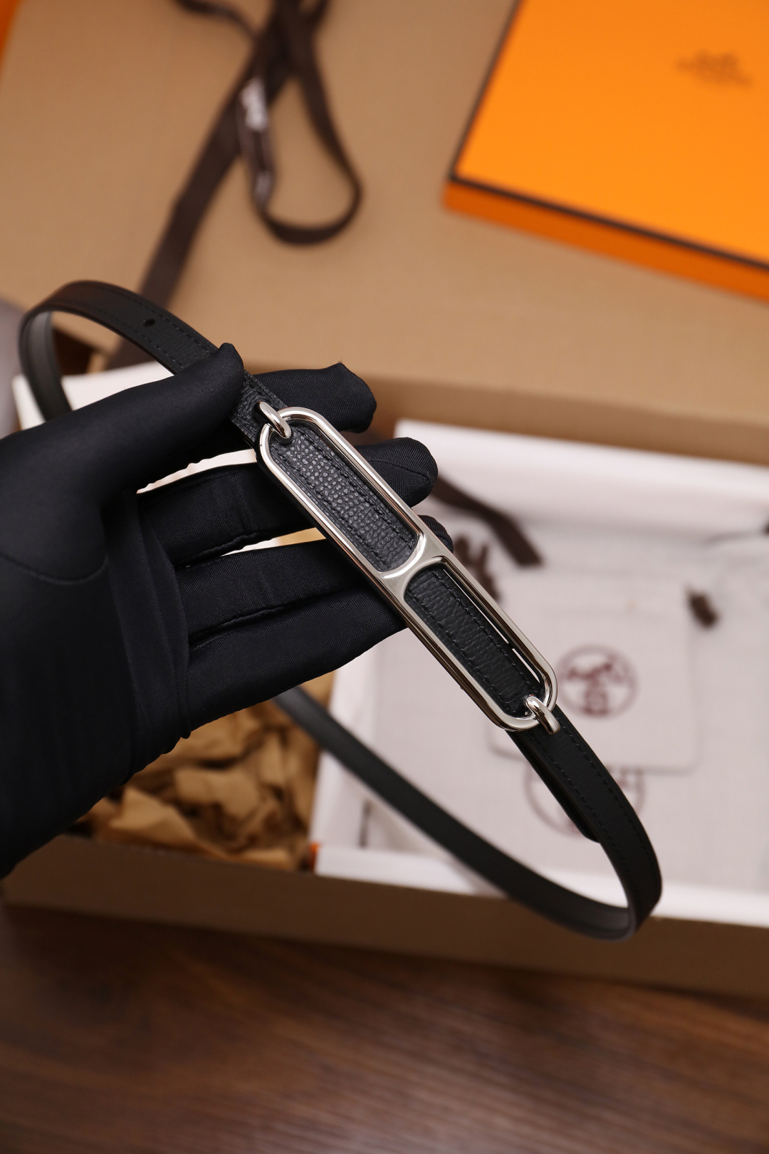 爱马仕 原单货品 宽度1.3cm 头层ep掌纹小牛皮搭配平纹小牛皮底皮，双面可用。杜克普斜针走线，意大利