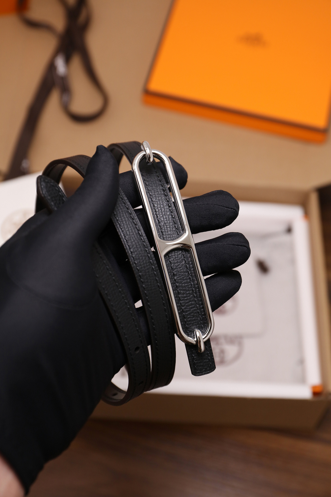 爱马仕 原单货品 宽度1.3cm 头层ep掌纹小牛皮搭配平纹小牛皮底皮，双面可用。杜克普斜针走线，意大利