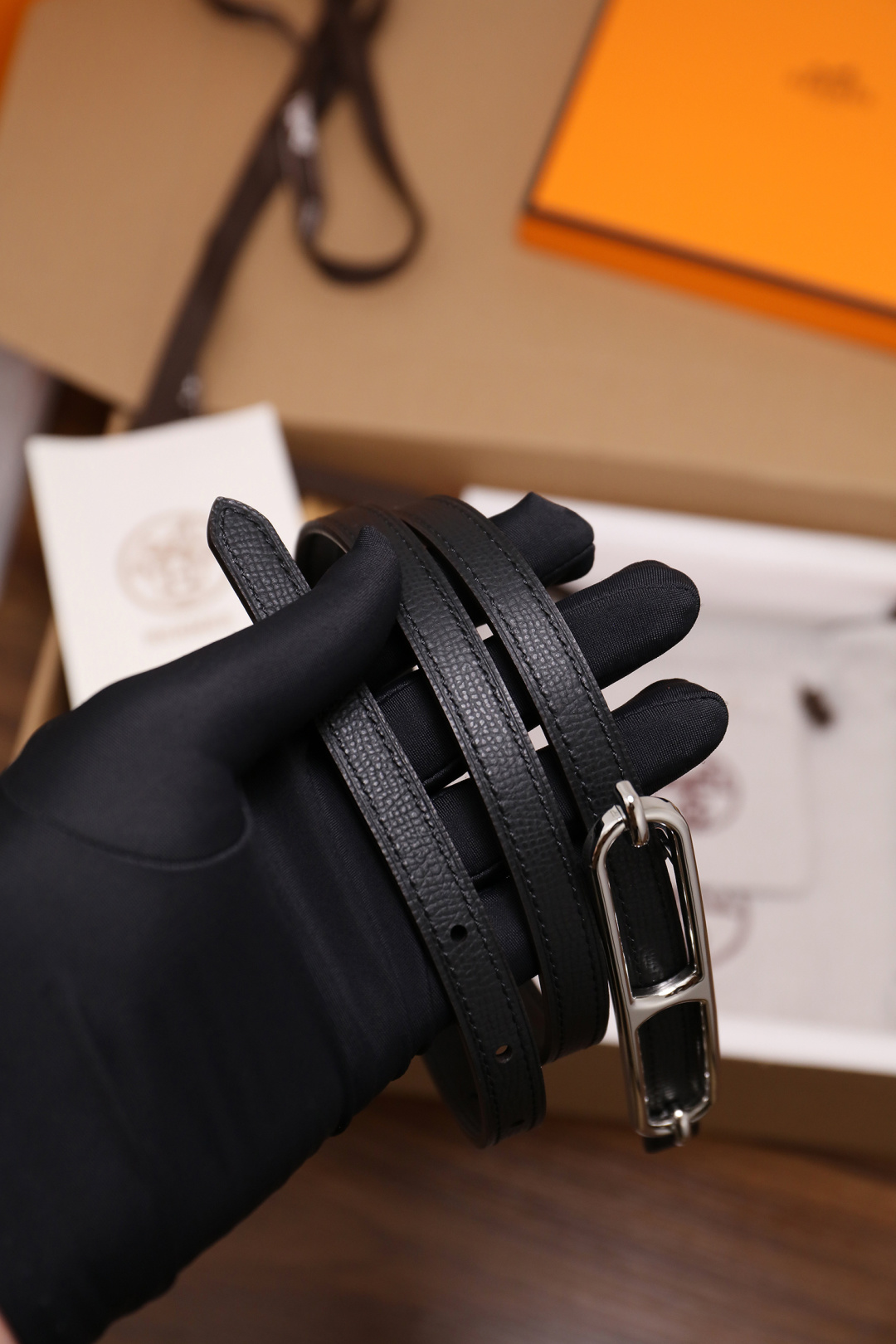 爱马仕 原单货品 宽度1.3cm 头层ep掌纹小牛皮搭配平纹小牛皮底皮，双面可用。杜克普斜针走线，意大利