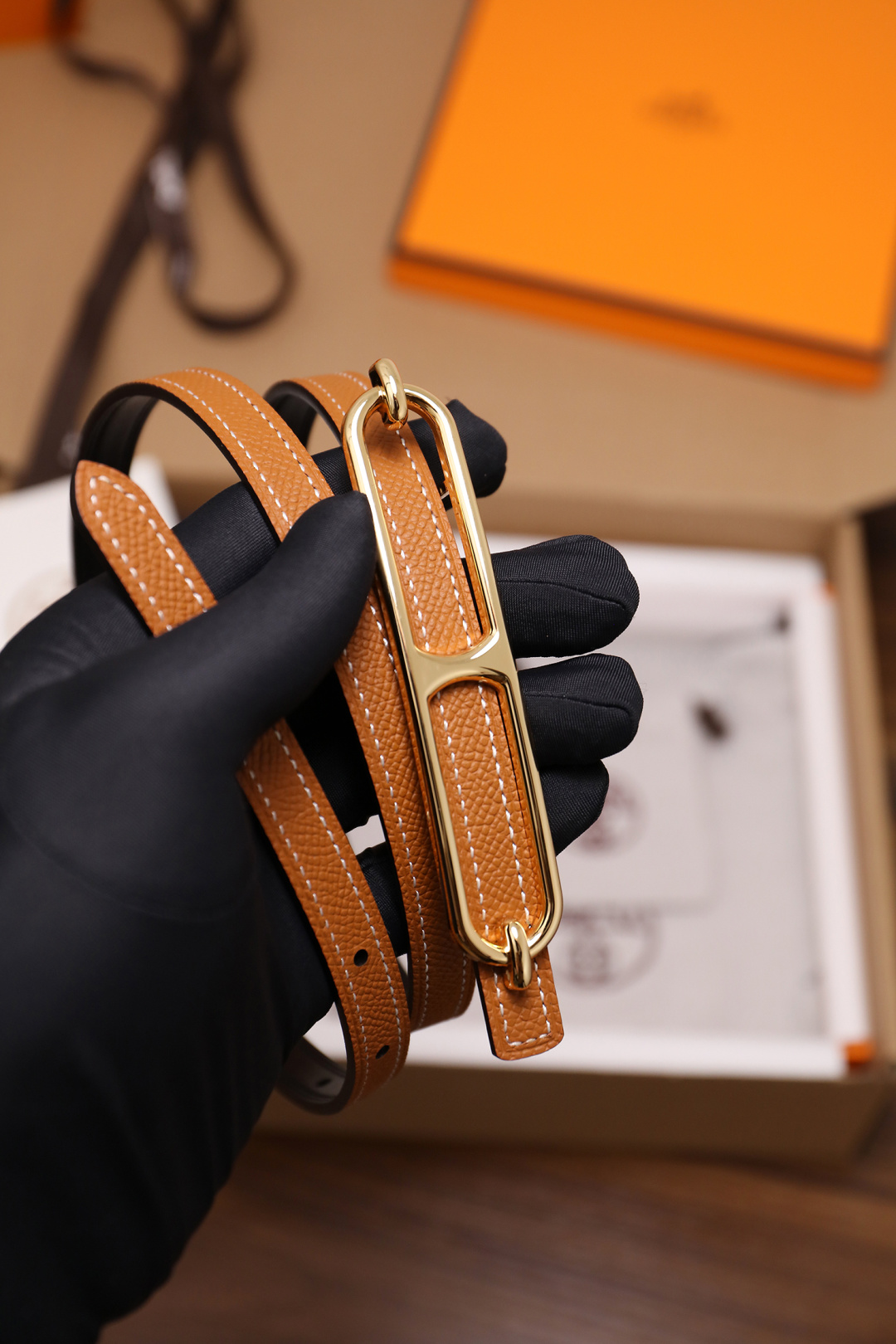 爱马仕 原单货品 宽度1.3cm 头层ep掌纹小牛皮搭配平纹小牛皮底皮，双面可用。杜克普斜针走线，意大利