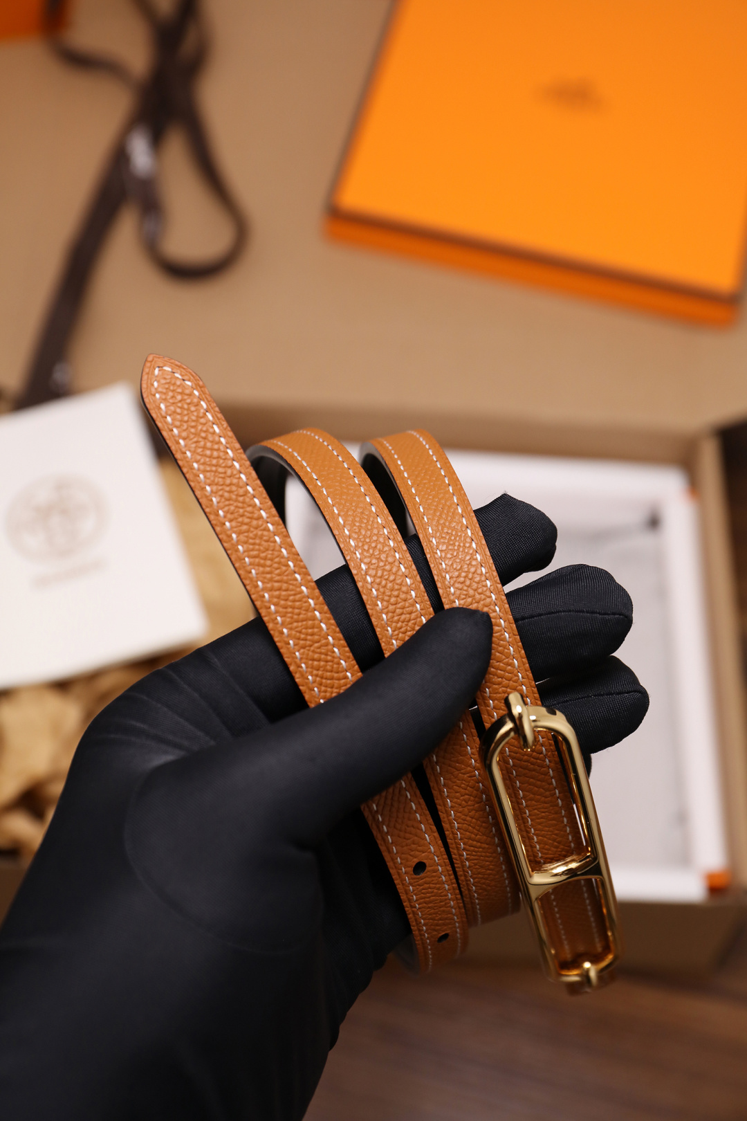 爱马仕 原单货品 宽度1.3cm 头层ep掌纹小牛皮搭配平纹小牛皮底皮，双面可用。杜克普斜针走线，意大利