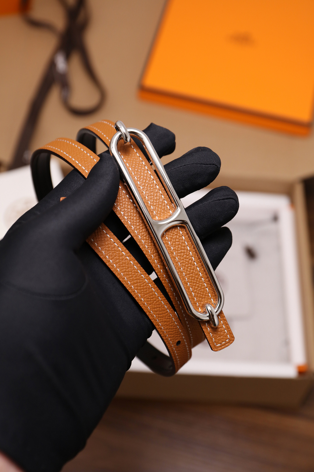 爱马仕 原单货品 宽度1.3cm 头层ep掌纹小牛皮搭配平纹小牛皮底皮，双面可用。杜克普斜针走线，意大利