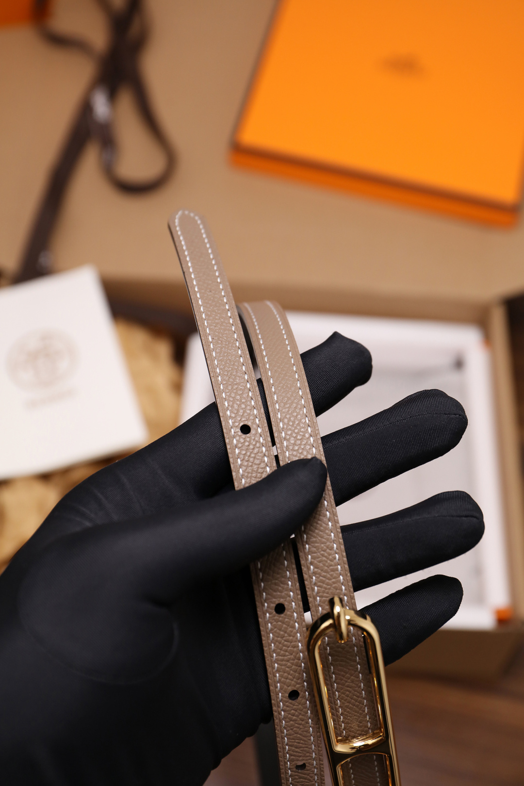 爱马仕 原单货品 宽度1.3cm 头层ep掌纹小牛皮搭配平纹小牛皮底皮，双面可用。杜克普斜针走线，意大利