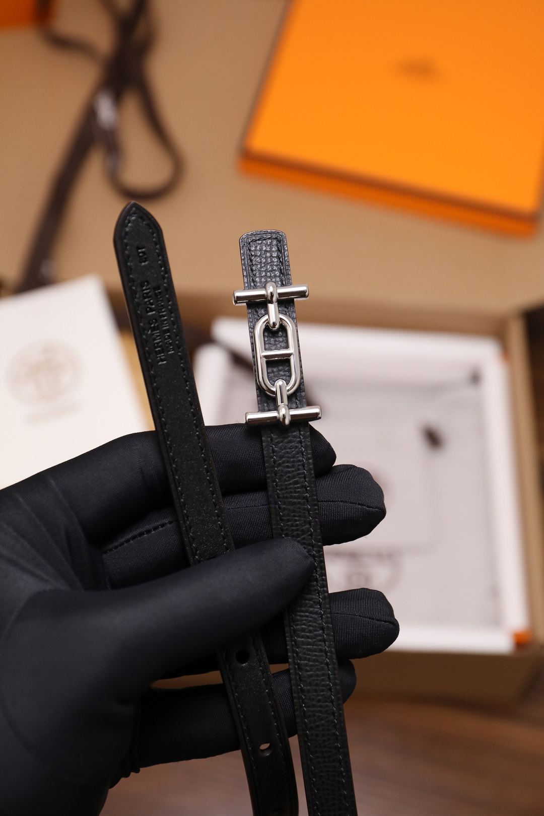 爱马仕 原单货品 宽度1.3cm 头层ep掌纹小牛皮搭配平纹小牛皮底皮，双面可用。杜克普斜针走线，意大利