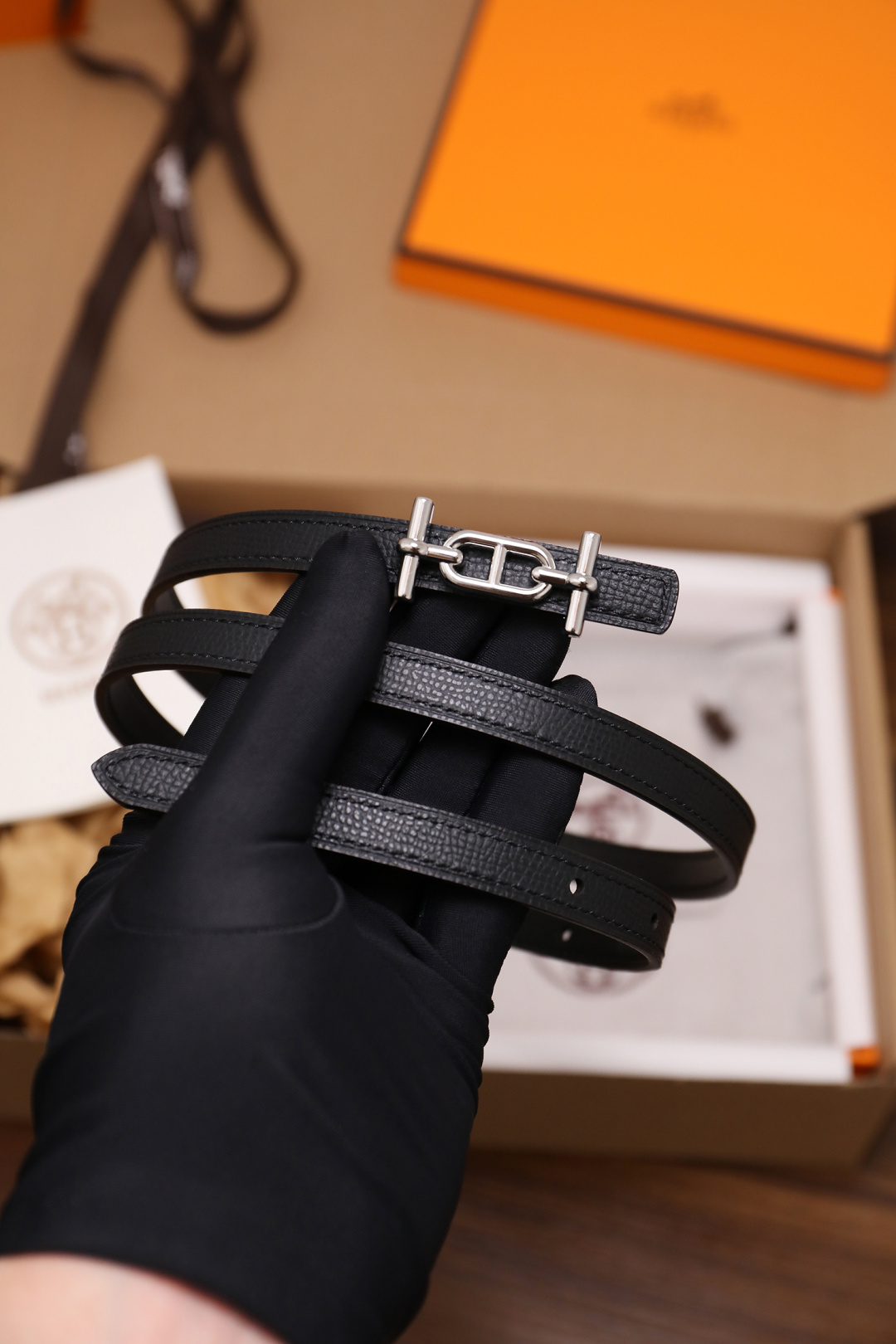 爱马仕 原单货品 宽度1.3cm 头层ep掌纹小牛皮搭配平纹小牛皮底皮，双面可用。杜克普斜针走线，意大利