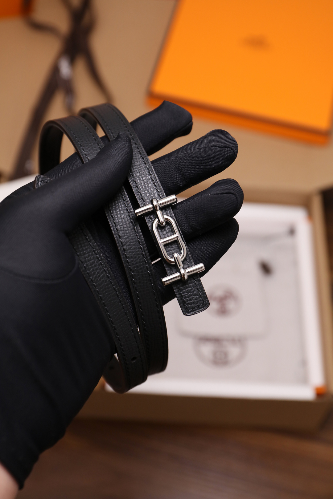 爱马仕 原单货品 宽度1.3cm 头层ep掌纹小牛皮搭配平纹小牛皮底皮，双面可用。杜克普斜针走线，意大利