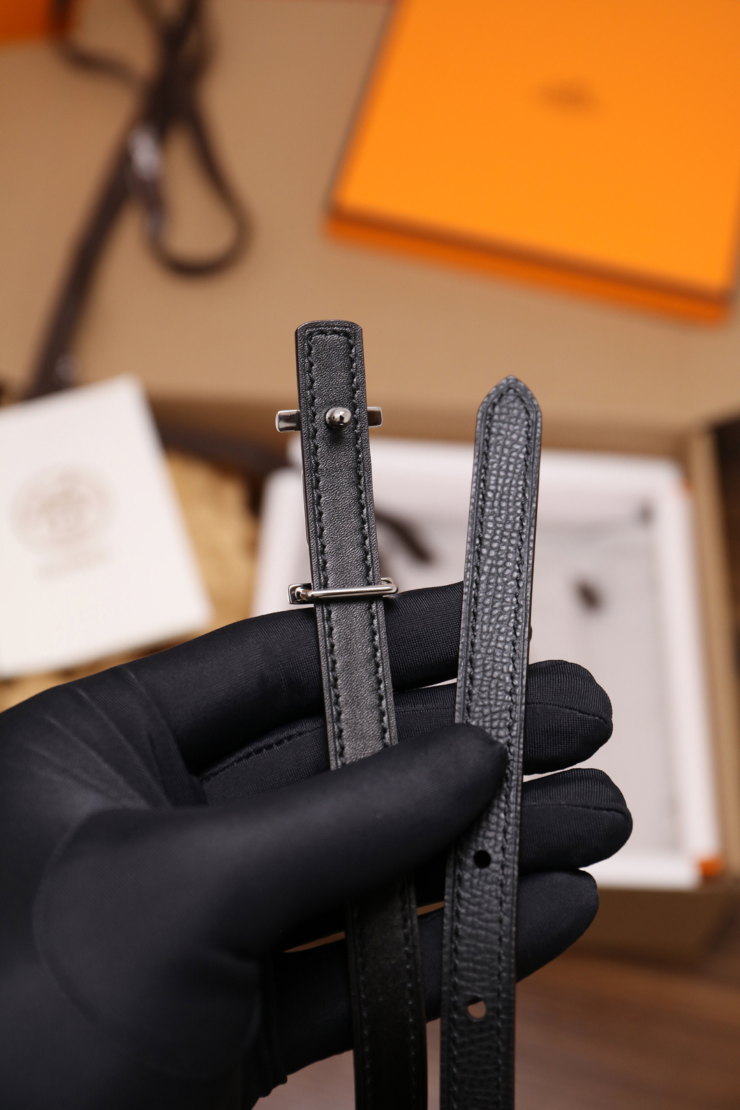 爱马仕 原单货品 宽度1.3cm 头层ep掌纹小牛皮搭配平纹小牛皮底皮，双面可用。杜克普斜针走线，意大利