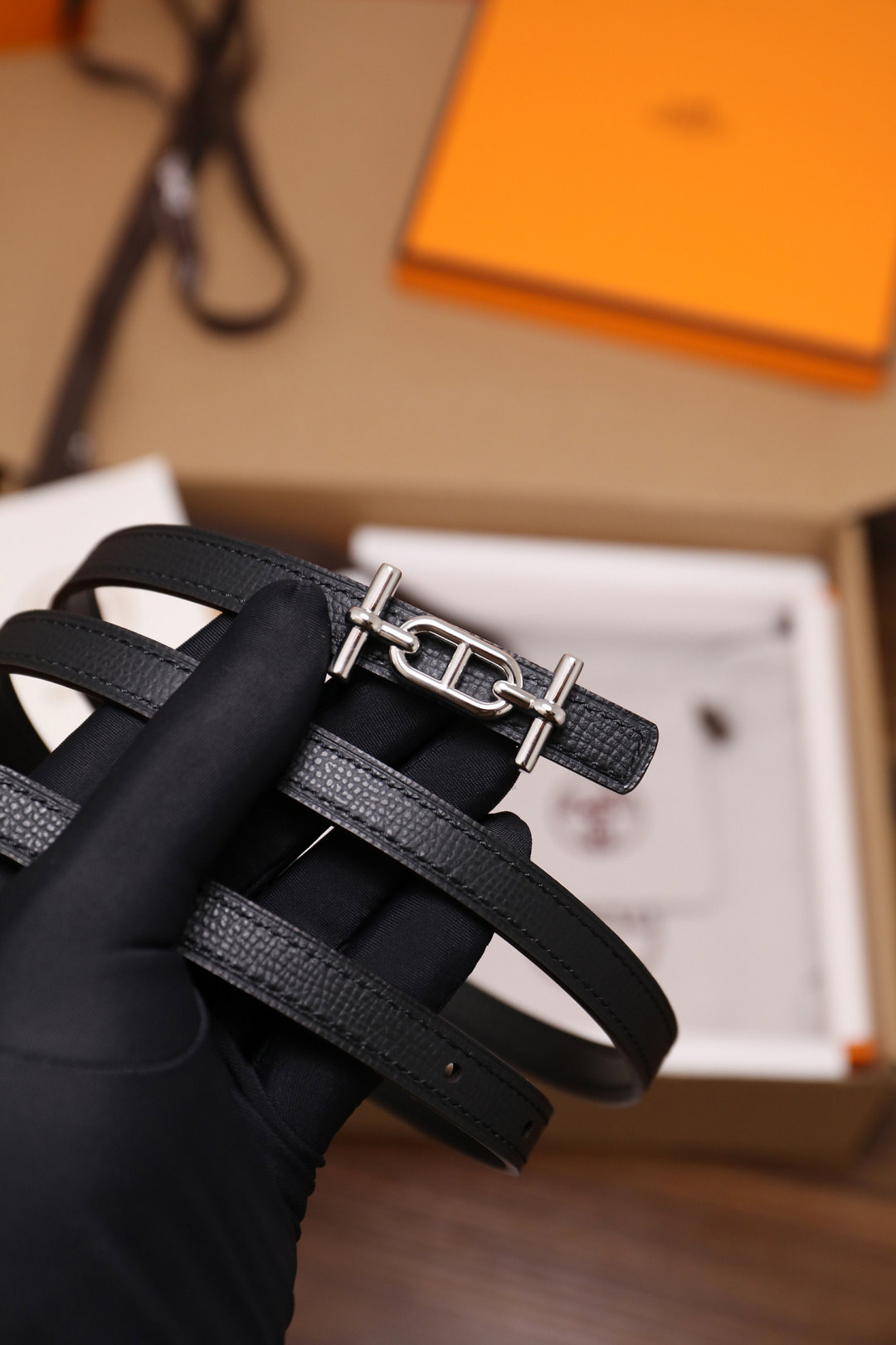 爱马仕 原单货品 宽度1.3cm 头层ep掌纹小牛皮搭配平纹小牛皮底皮，双面可用。杜克普斜针走线，意大利