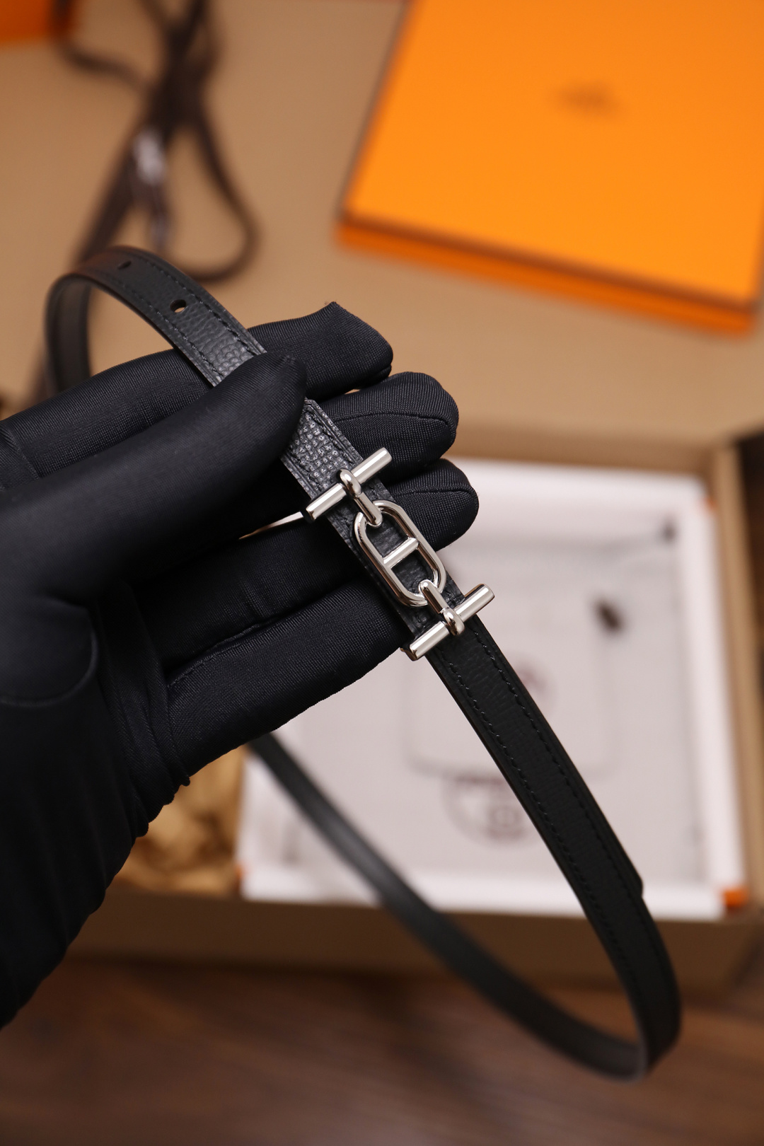 爱马仕 原单货品 宽度1.3cm 头层ep掌纹小牛皮搭配平纹小牛皮底皮，双面可用。杜克普斜针走线，意大利