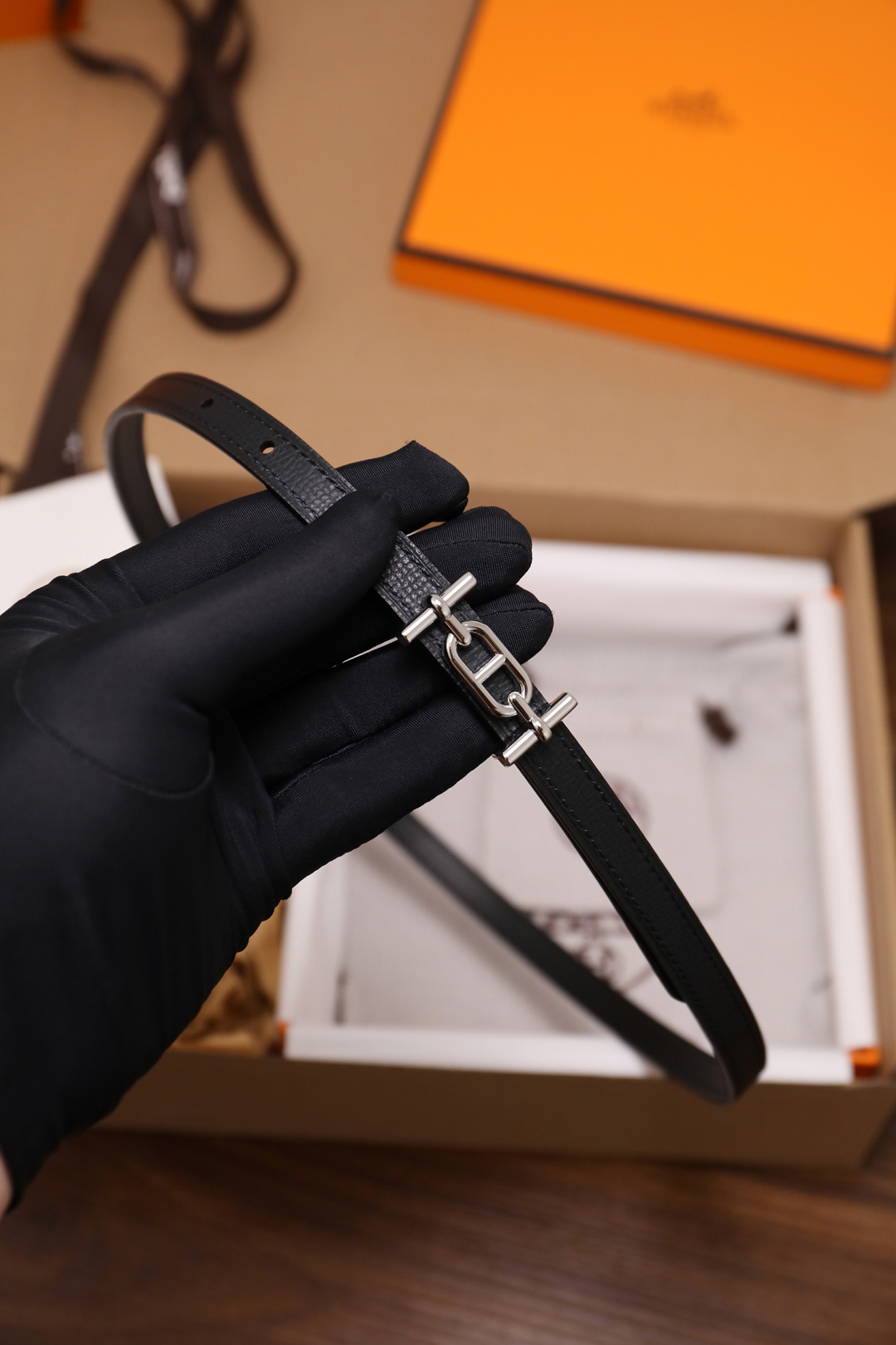 爱马仕 原单货品 宽度1.3cm 头层ep掌纹小牛皮搭配平纹小牛皮底皮，双面可用。杜克普斜针走线，意大利