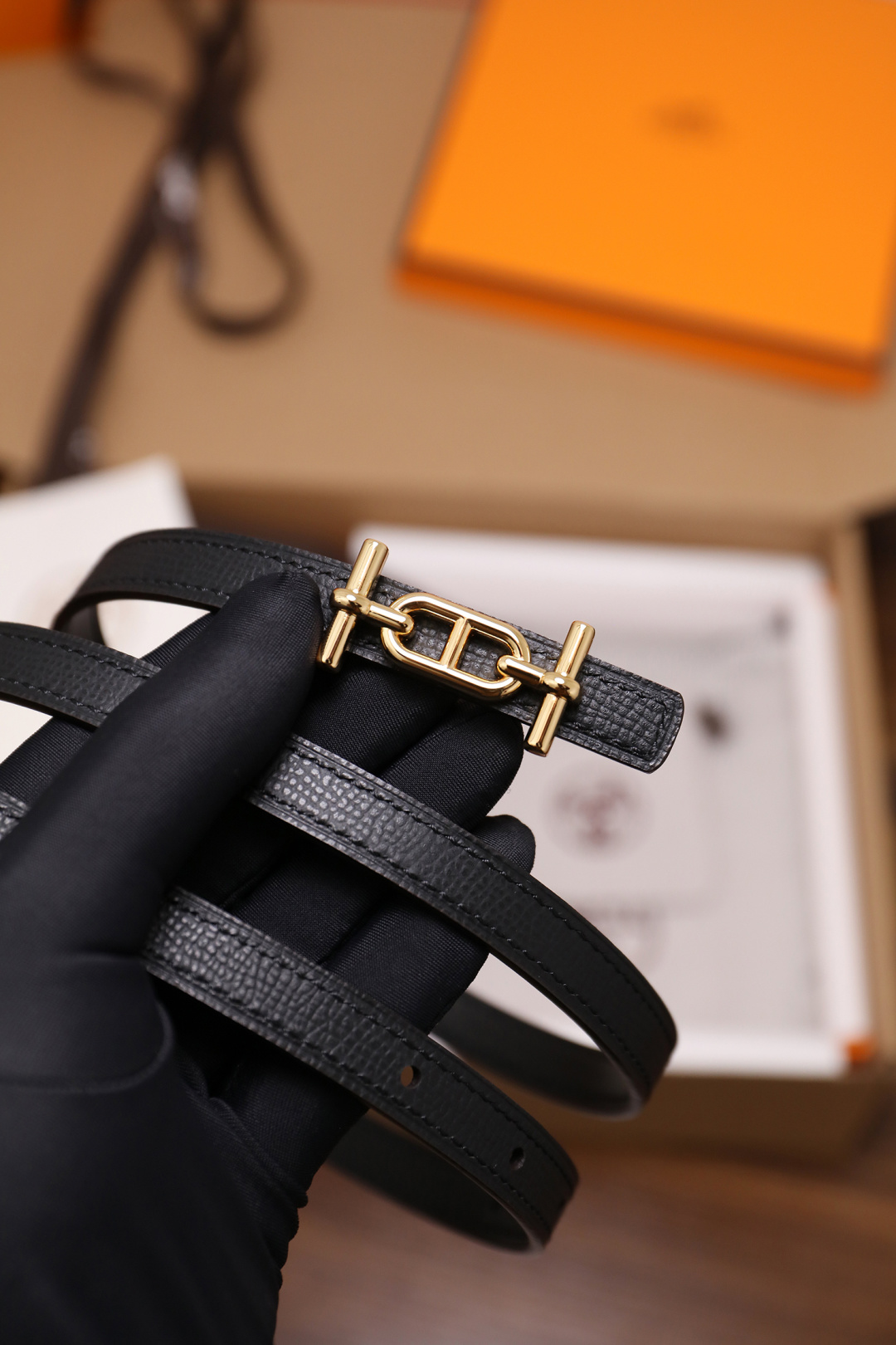 爱马仕 原单货品 宽度1.3cm 头层ep掌纹小牛皮搭配平纹小牛皮底皮，双面可用。杜克普斜针走线，意大利