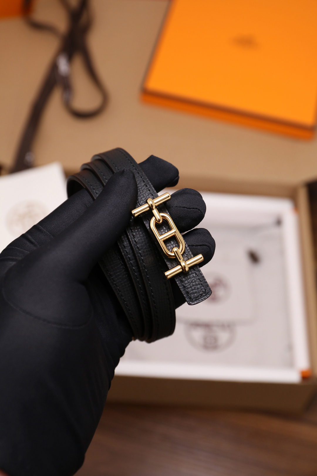 爱马仕 原单货品 宽度1.3cm 头层ep掌纹小牛皮搭配平纹小牛皮底皮，双面可用。杜克普斜针走线，意大利