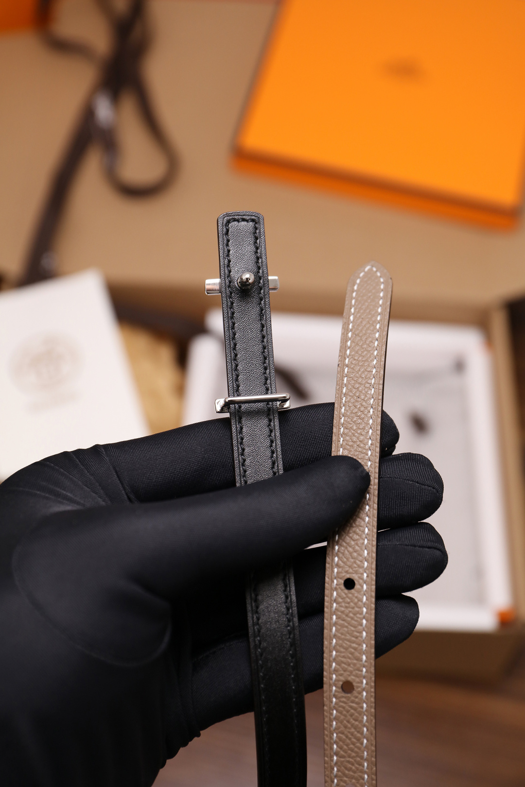 爱马仕 原单货品 宽度1.3cm 头层ep掌纹小牛皮搭配平纹小牛皮底皮，双面可用。杜克普斜针走线，意大利