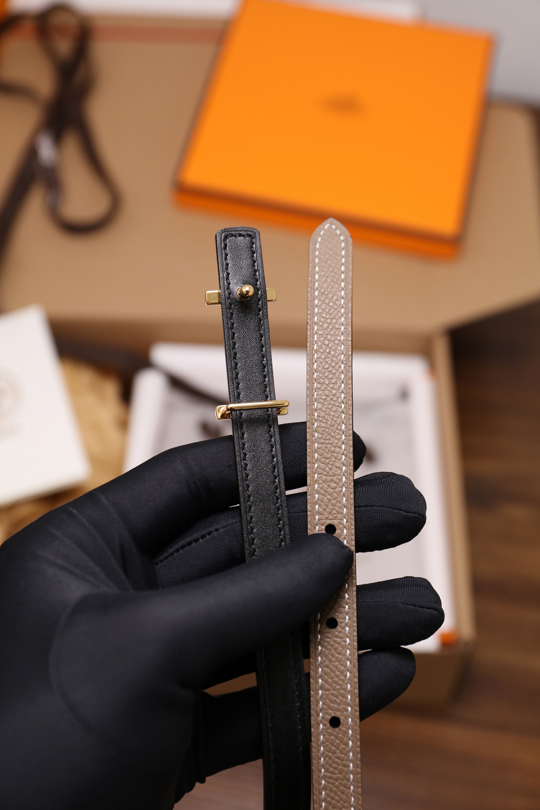 爱马仕 原单货品 宽度1.3cm 头层ep掌纹小牛皮搭配平纹小牛皮底皮，双面可用。杜克普斜针走线，意大利