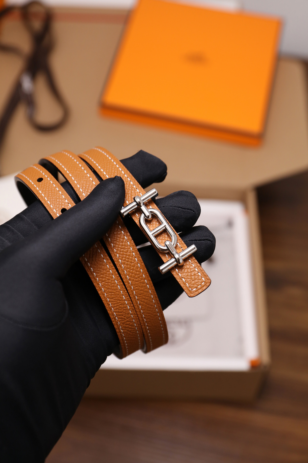 爱马仕 原单货品 宽度1.3cm 头层ep掌纹小牛皮搭配平纹小牛皮底皮，双面可用。杜克普斜针走线，意大利