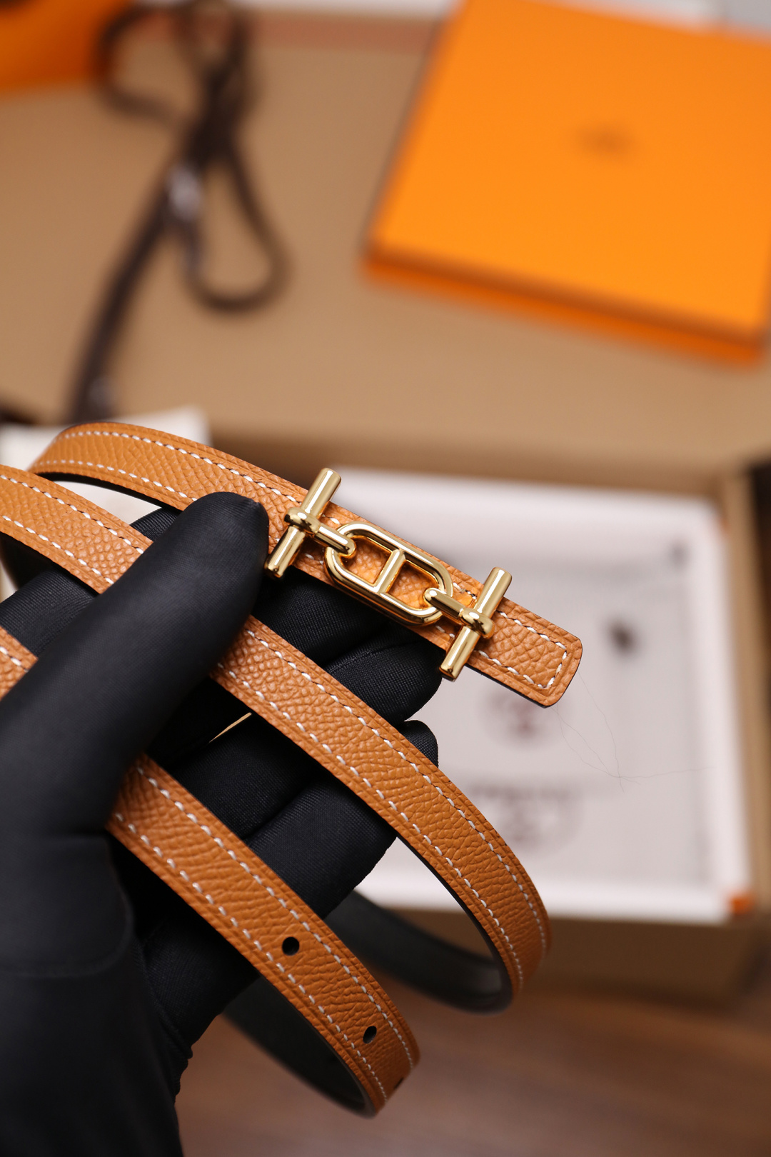 爱马仕 原单货品 宽度1.3cm 头层ep掌纹小牛皮搭配平纹小牛皮底皮，双面可用。杜克普斜针走线，意大利