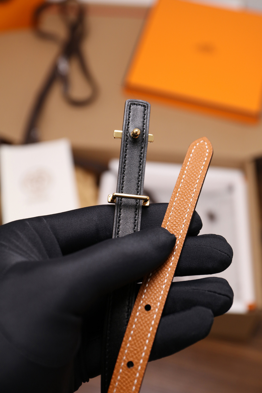 爱马仕 原单货品 宽度1.3cm 头层ep掌纹小牛皮搭配平纹小牛皮底皮，双面可用。杜克普斜针走线，意大利