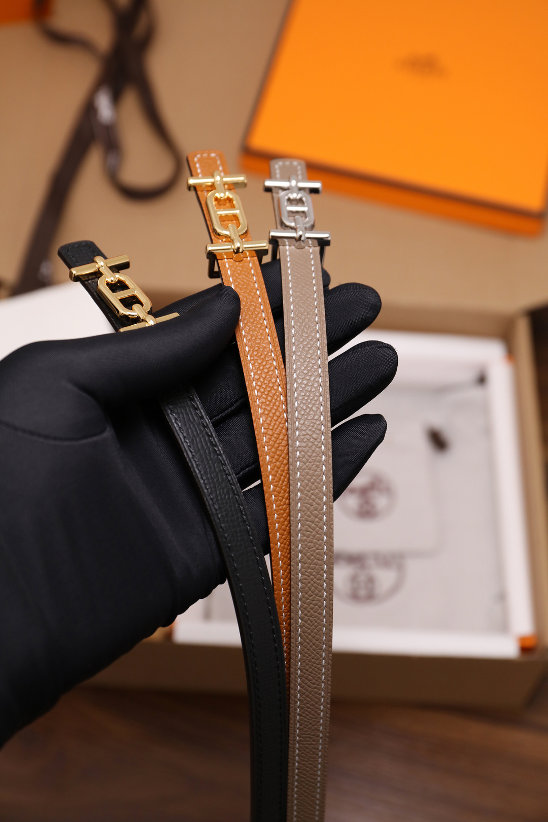 爱马仕 原单货品 宽度1.3cm 头层ep掌纹小牛皮搭配平纹小牛皮底皮，双面可用。杜克普斜针走线，意大利